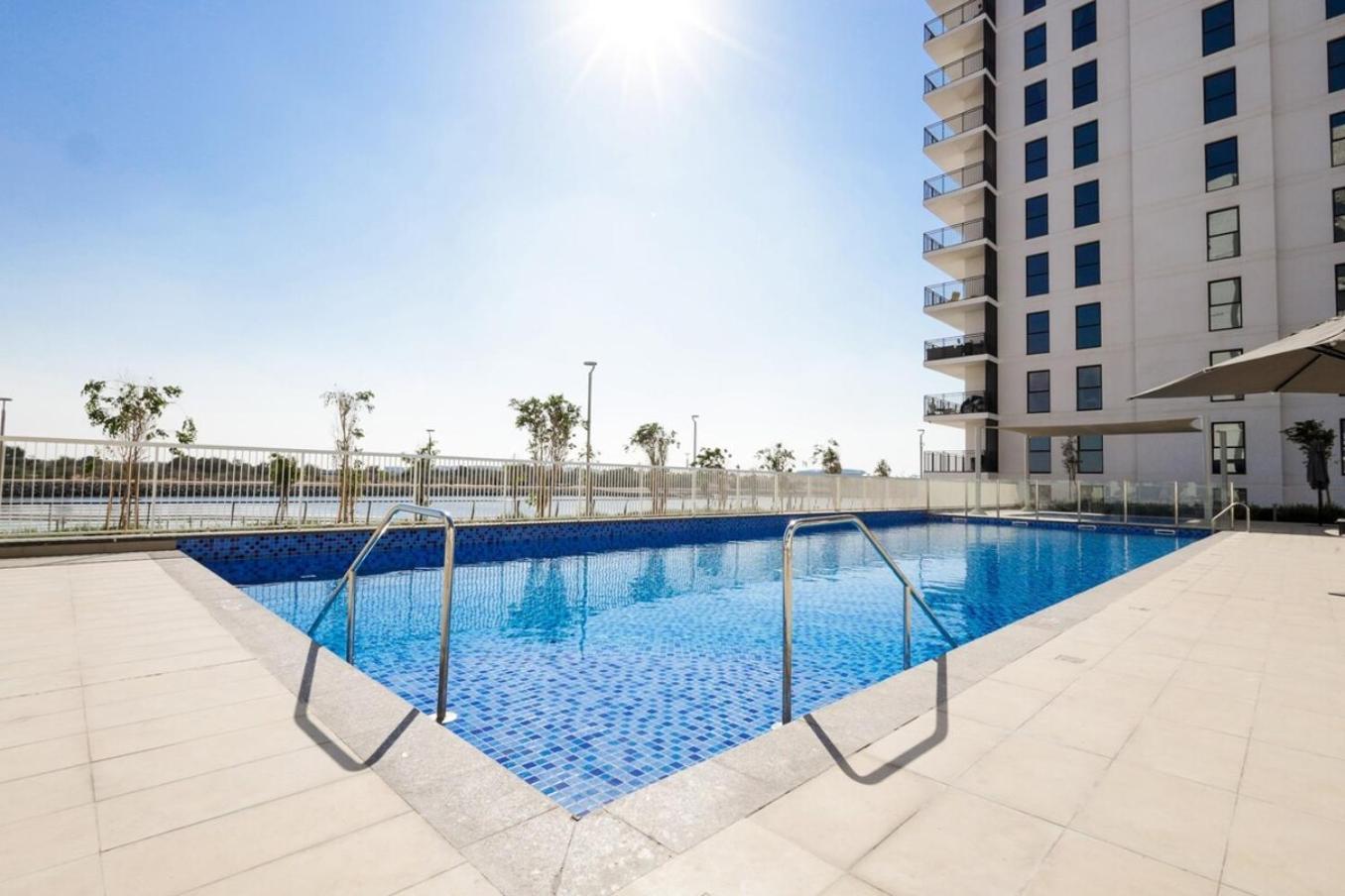 Waters Edge 1Br Retreat By Voyage Apartment Abu Dhabi Exterior photo